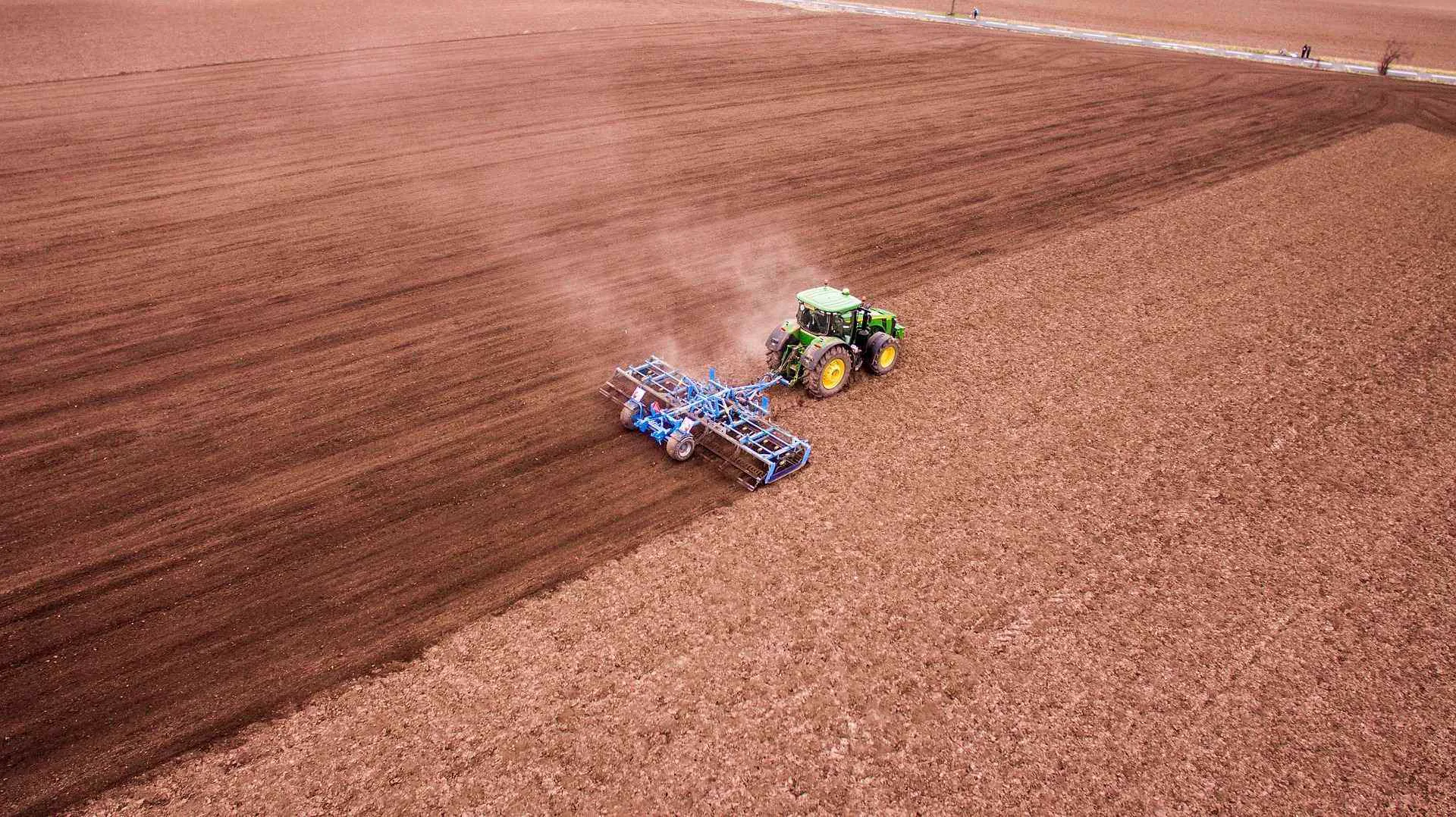 Titan agricultural tyre fitted in the field