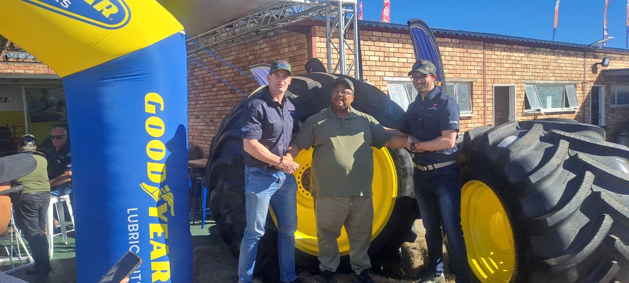 Visitors and Titan Global Wheel team at NAMPO 2026